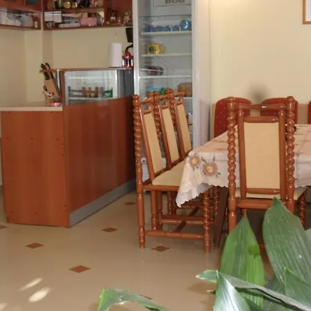 Vila Krista 3* ساني بيتش