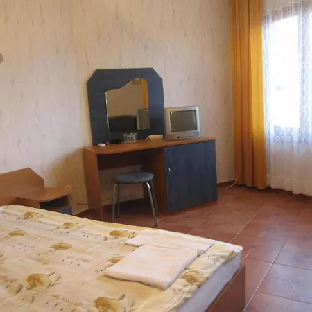 Vila Krista 3* ساني بيتش